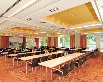 Land- & Golfhotel in Stromberg - Deckengestaltung mit Sprüngen und indirekter Beleuchtung