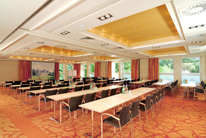 Land- & Golfhotel in Stromberg - Deckengestaltung mit Sprüngen und indirekter Beleuchtung